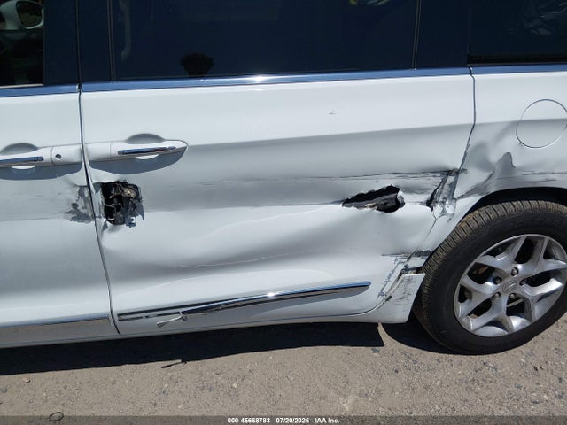 45668783 :رقم المزاد ، 2C4RC1BG2HR520958 vin ، 2017 Chrysler Pacifica Touring-l مزاد بيع