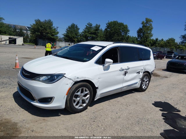 45668783 :رقم المزاد ، 2C4RC1BG2HR520958 vin ، 2017 Chrysler Pacifica Touring-l مزاد بيع