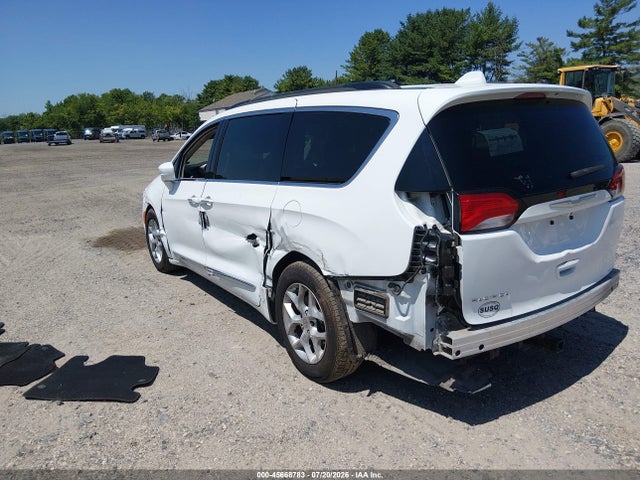 45668783 :رقم المزاد ، 2C4RC1BG2HR520958 vin ، 2017 Chrysler Pacifica Touring-l مزاد بيع