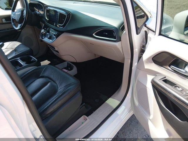 45668783 :رقم المزاد ، 2C4RC1BG2HR520958 vin ، 2017 Chrysler Pacifica Touring-l مزاد بيع