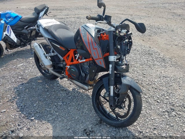 2014 Ktm 690 Duke მანქანა იყიდება აუქციონზე, vin: VBKLDT404EM761318, აუქციონის ნომერი: 45668854