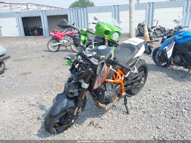 2014 Ktm 690 Duke მანქანა იყიდება აუქციონზე, vin: VBKLDT404EM761318, აუქციონის ნომერი: 45668854