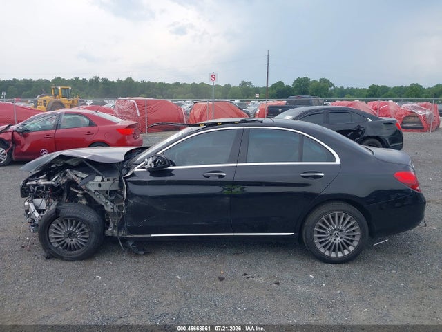 45668961 :رقم المزاد ، 55SWF4KB2GU114901 vin ، 2016 Mercedes-benz C 300 Luxury 4matic مزاد بيع