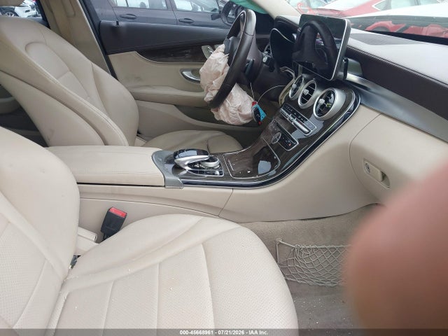 45668961 :رقم المزاد ، 55SWF4KB2GU114901 vin ، 2016 Mercedes-benz C 300 Luxury 4matic مزاد بيع