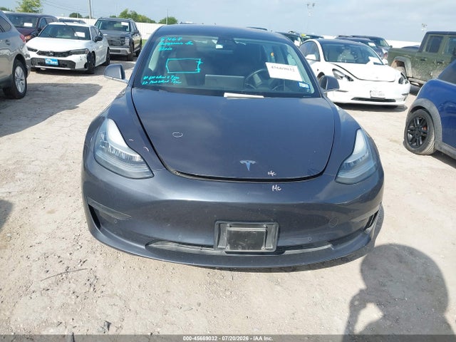 45669032 :رقم المزاد ، 5YJ3E1EB2JF145722 vin ، 2018 Tesla Model 3 Long Range/performance مزاد بيع