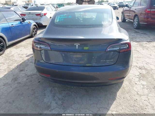 45669032 :رقم المزاد ، 5YJ3E1EB2JF145722 vin ، 2018 Tesla Model 3 Long Range/performance مزاد بيع