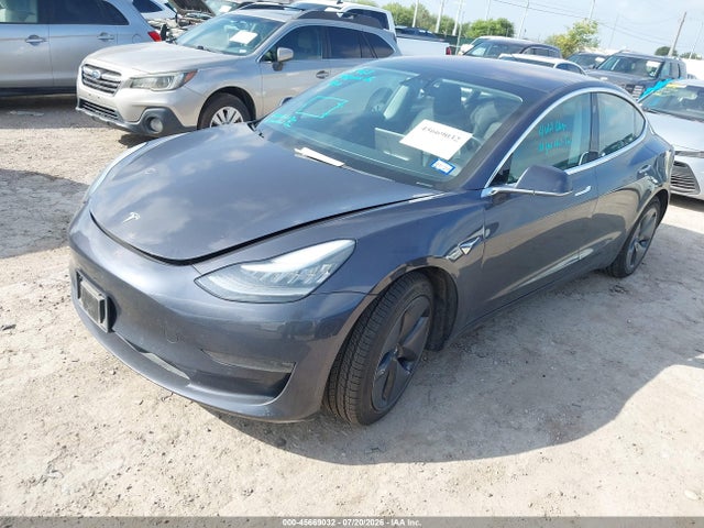 45669032 :رقم المزاد ، 5YJ3E1EB2JF145722 vin ، 2018 Tesla Model 3 Long Range/performance مزاد بيع