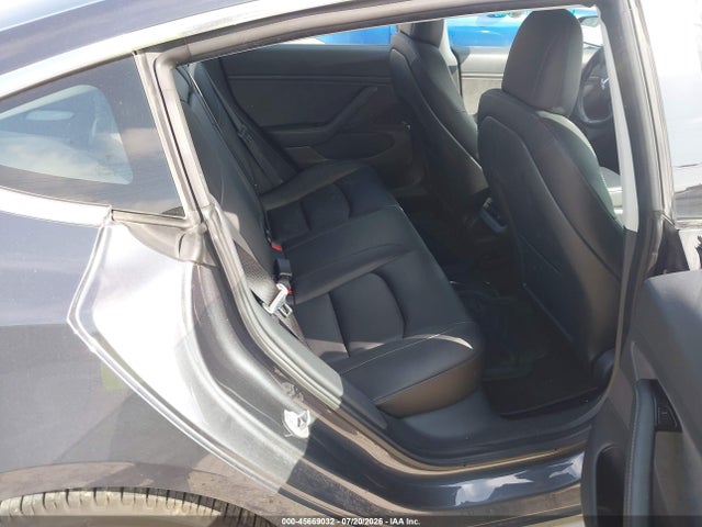 45669032 :رقم المزاد ، 5YJ3E1EB2JF145722 vin ، 2018 Tesla Model 3 Long Range/performance مزاد بيع