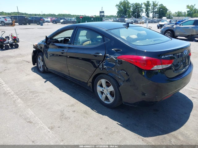 Продажа на аукционе авто 2013 Hyundai Elantra Gls, vin: KMHDH4AE7DU829623, номер лота: 45669213