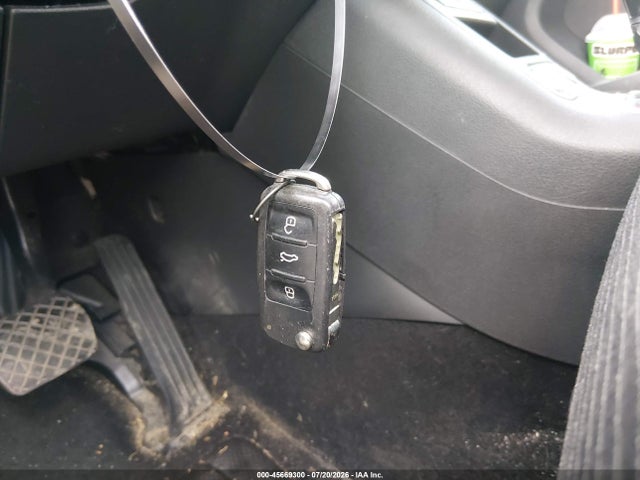 2017 Volkswagen Tiguan 2.0t/2.0t S მანქანა იყიდება აუქციონზე, vin: WVGBV7AX4HK050295, აუქციონის ნომერი: 45669300