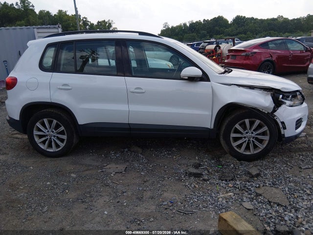 2017 Volkswagen Tiguan 2.0t/2.0t S მანქანა იყიდება აუქციონზე, vin: WVGBV7AX4HK050295, აუქციონის ნომერი: 45669300