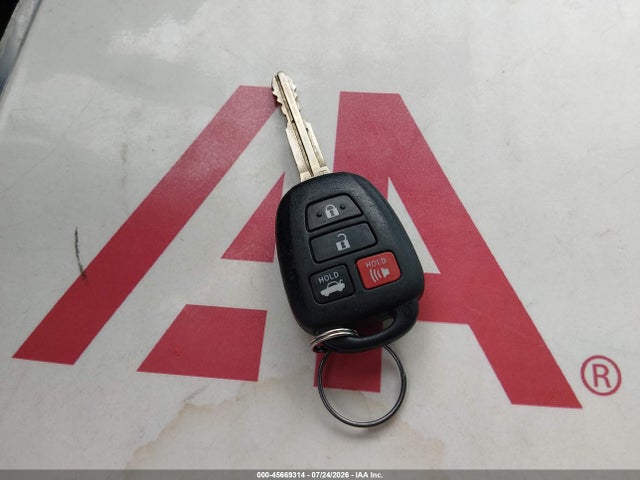 5YFBURHE1JP786593 Toyota COROLLA LE