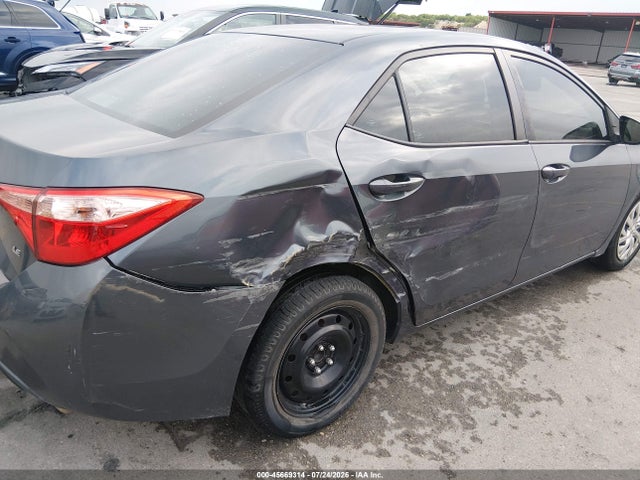 5YFBURHE1JP786593 Toyota COROLLA LE
