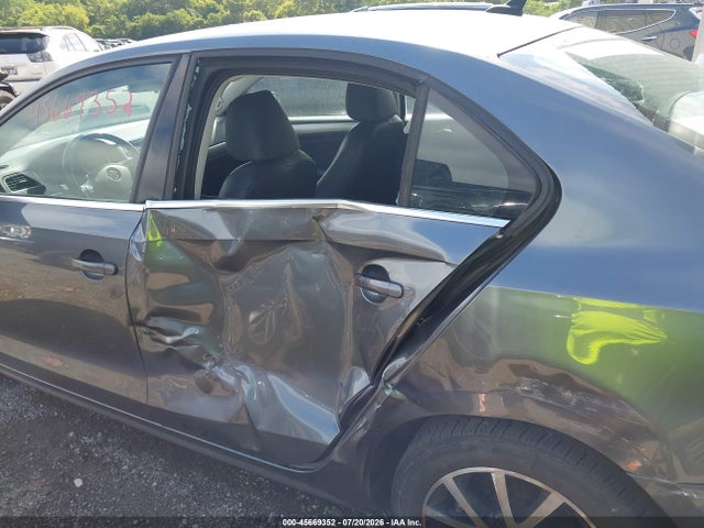 45669352 :رقم المزاد ، 3VWDB7AJ7HM400719 vin ، 2017 Volkswagen Jetta 1.4t Se مزاد بيع
