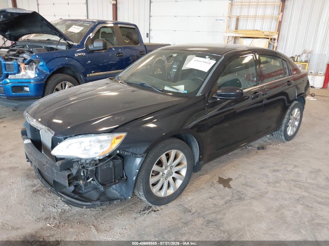 45669505 :رقم المزاد ، 1C3CCBBB2CN283494 vin ، 2012 Chrysler 200 Touring مزاد بيع