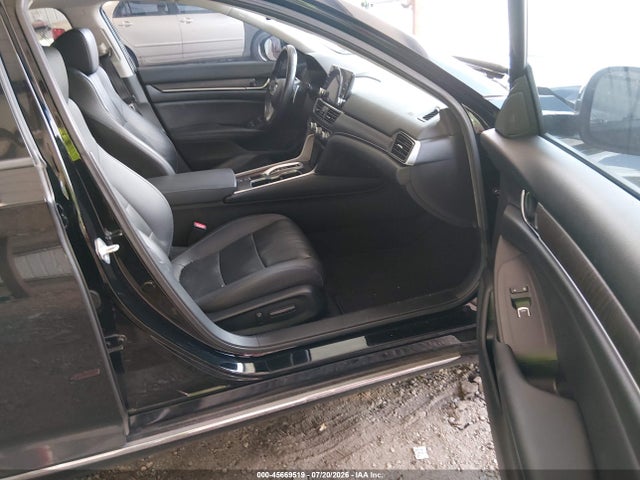 1HGCV2F97MA017833 Honda Accord Touring