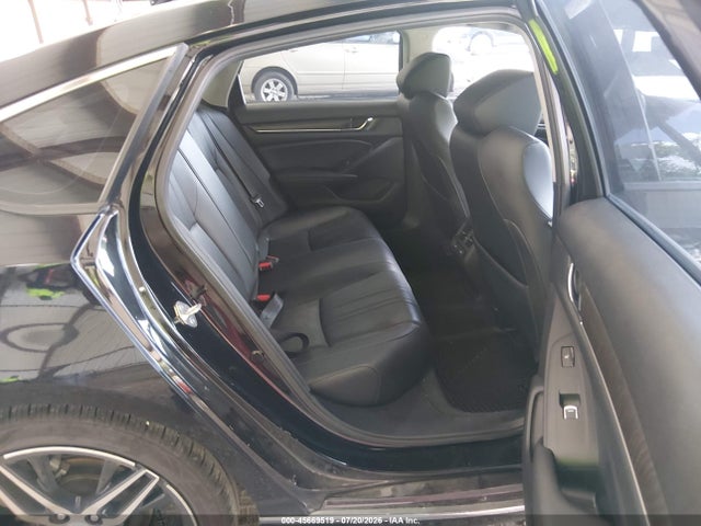 1HGCV2F97MA017833 Honda Accord Touring