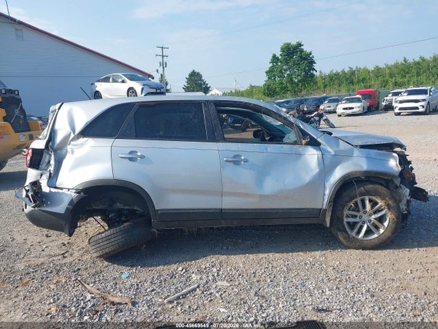 45669549 :رقم المزاد ، 5XYKT3A61FG613428 vin ، 2015 Kia Sorento Lx مزاد بيع