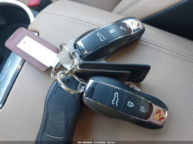 45669598 :رقم المزاد ، WP1AF2A25GLA40306 vin ، 2016 Porsche Cayenne Diesel مزاد بيع