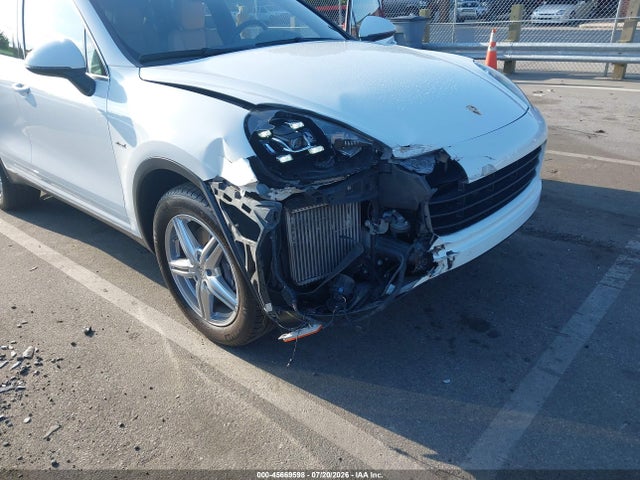45669598 :رقم المزاد ، WP1AF2A25GLA40306 vin ، 2016 Porsche Cayenne Diesel مزاد بيع