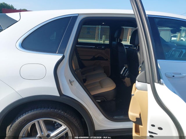 45669598 :رقم المزاد ، WP1AF2A25GLA40306 vin ، 2016 Porsche Cayenne Diesel مزاد بيع