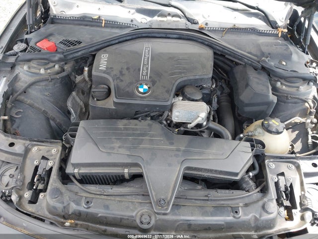45669632 :رقم المزاد ، WBA3B1C5XF5A05836 vin ، 2015 Bmw 320i مزاد بيع