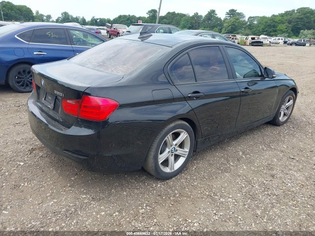 45669632 :رقم المزاد ، WBA3B1C5XF5A05836 vin ، 2015 Bmw 320i مزاد بيع