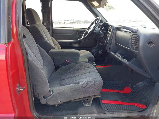 45669691 :رقم المزاد ، 1GTCS19W028181822 vin ، 2002 Gmc Sonoma Sls مزاد بيع