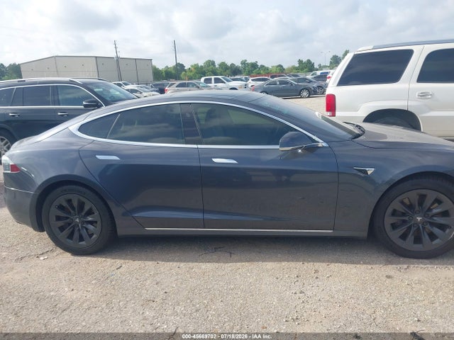 2018 Tesla Model S 100d/75d/p100d მანქანა იყიდება აუქციონზე, vin: 5YJSA1E29JF245288, აუქციონის ნომერი: 45669702