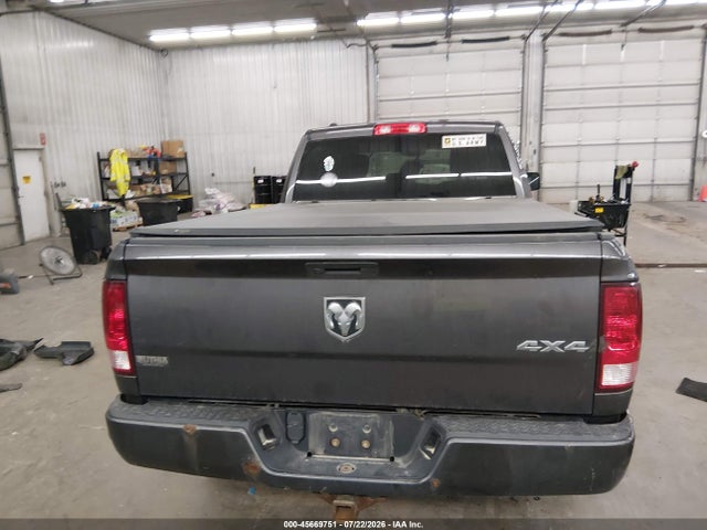 45669751 :رقم المزاد ، 1C6RR7FG8KS537711 vin ، 2019 Ram 1500 Classic Express  4x4 6'4 Box مزاد بيع