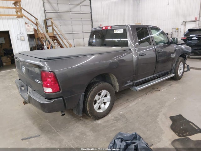 45669751 :رقم المزاد ، 1C6RR7FG8KS537711 vin ، 2019 Ram 1500 Classic Express  4x4 6'4 Box مزاد بيع