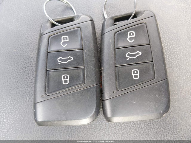 45669801 :رقم المزاد ، 3VWE57BU4KM117268 vin ، 2019 Volkswagen Jetta 1.4t Sel مزاد بيع