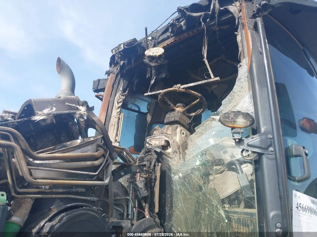 45669806 :رقم المزاد ، 1rw8370rakd142633 vin ، 2019 John Deere Tractor مزاد بيع