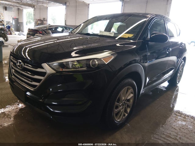 Hyundai TUCSON SE 2018 KM8J2CA48JU655675 Image 2