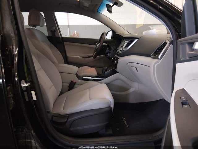 Hyundai TUCSON SE 2018 KM8J2CA48JU655675 Image 5