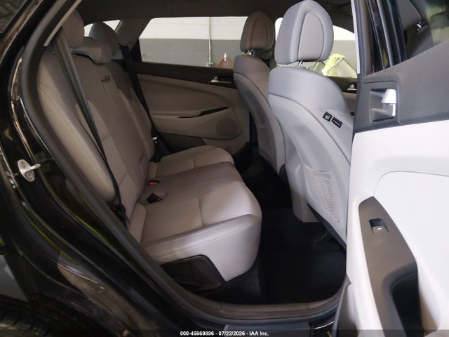 Hyundai TUCSON SE 2018 KM8J2CA48JU655675 Image 8