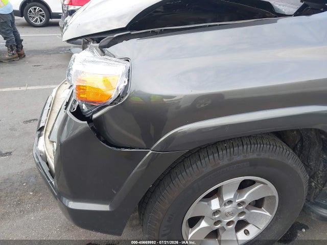 45669992 :رقم المزاد ، JTEBU5JR4B5059092 vin ، 2011 Toyota 4runner Sr5 V6 مزاد بيع