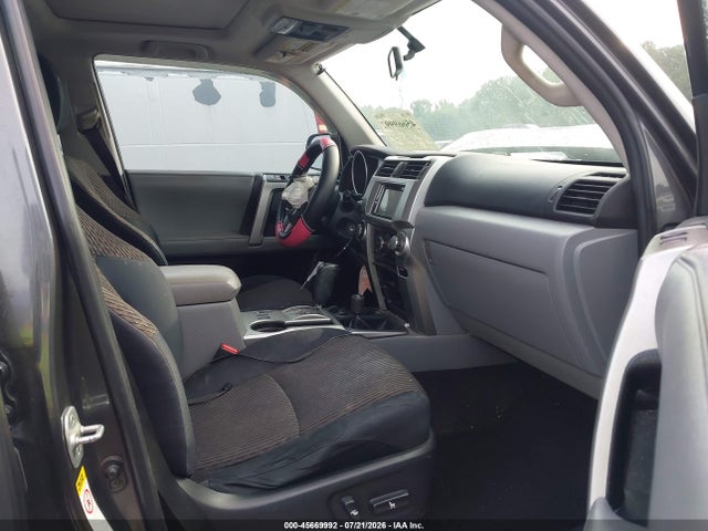 45669992 :رقم المزاد ، JTEBU5JR4B5059092 vin ، 2011 Toyota 4runner Sr5 V6 مزاد بيع