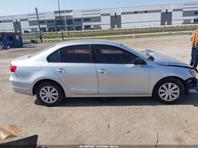 2011 Volkswagen Jetta 2.0l S მანქანა იყიდება აუქციონზე, vin: 3VW2K7AJ1BM337132, აუქციონის ნომერი: 45670063