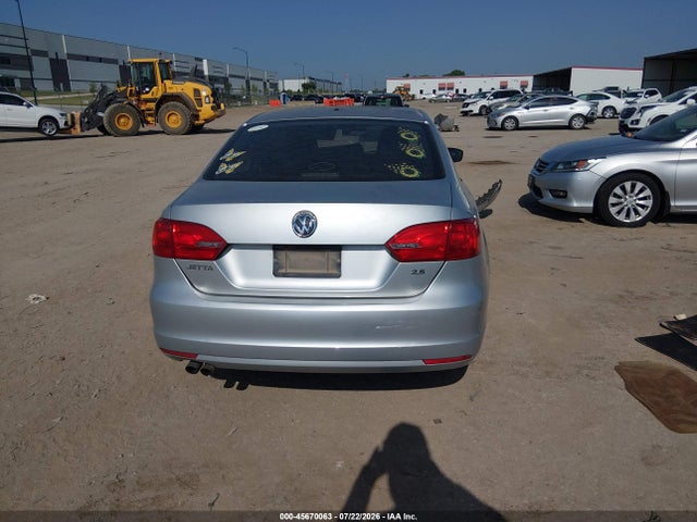 2011 Volkswagen Jetta 2.0l S მანქანა იყიდება აუქციონზე, vin: 3VW2K7AJ1BM337132, აუქციონის ნომერი: 45670063