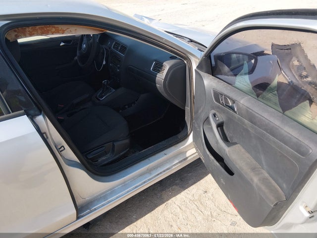 2011 Volkswagen Jetta 2.0l S მანქანა იყიდება აუქციონზე, vin: 3VW2K7AJ1BM337132, აუქციონის ნომერი: 45670063