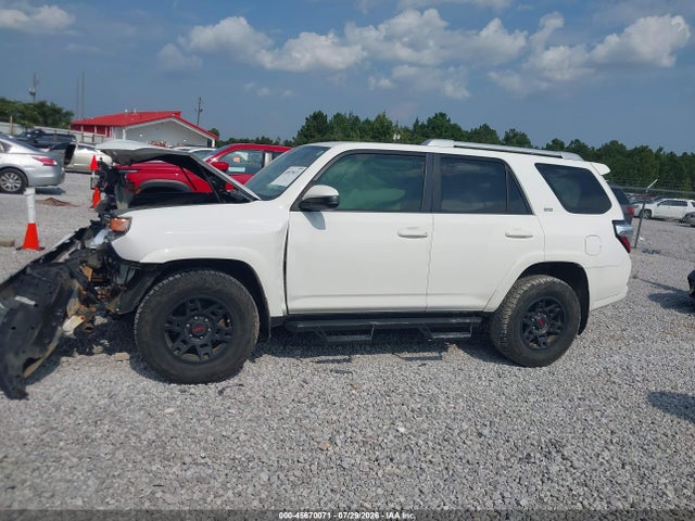 Продажа на аукционе авто 2018 Toyota 4runner Sr5, vin: JTEZU5JR0J5176360, номер лота: 45670071