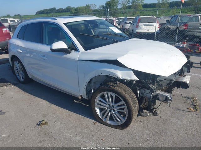45670095 :رقم المزاد ، WA1CNAFY6J2227663 vin ، 2018 Audi Q5 2.0t Premium/2.0t Tech Premium مزاد بيع
