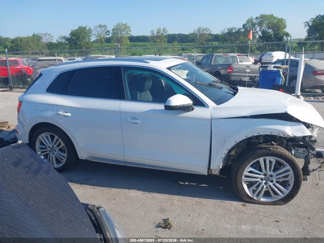 45670095 :رقم المزاد ، WA1CNAFY6J2227663 vin ، 2018 Audi Q5 2.0t Premium/2.0t Tech Premium مزاد بيع