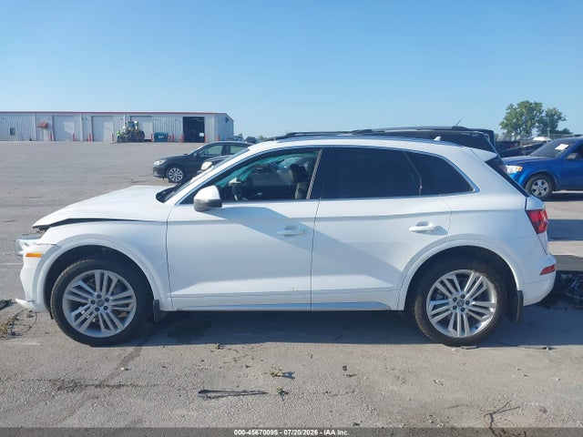 45670095 :رقم المزاد ، WA1CNAFY6J2227663 vin ، 2018 Audi Q5 2.0t Premium/2.0t Tech Premium مزاد بيع