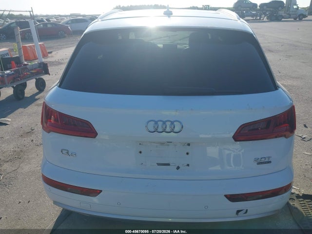 45670095 :رقم المزاد ، WA1CNAFY6J2227663 vin ، 2018 Audi Q5 2.0t Premium/2.0t Tech Premium مزاد بيع