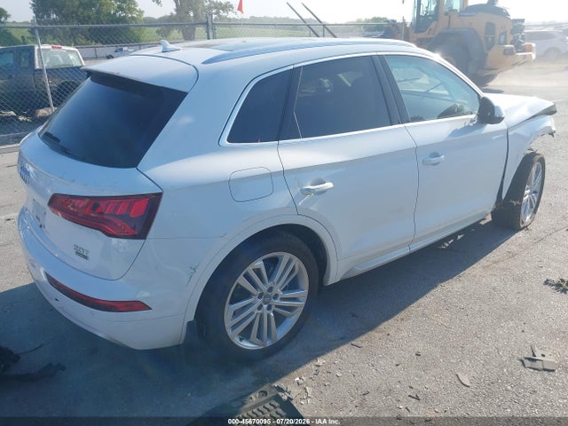 45670095 :رقم المزاد ، WA1CNAFY6J2227663 vin ، 2018 Audi Q5 2.0t Premium/2.0t Tech Premium مزاد بيع