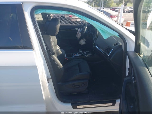 45670095 :رقم المزاد ، WA1CNAFY6J2227663 vin ، 2018 Audi Q5 2.0t Premium/2.0t Tech Premium مزاد بيع