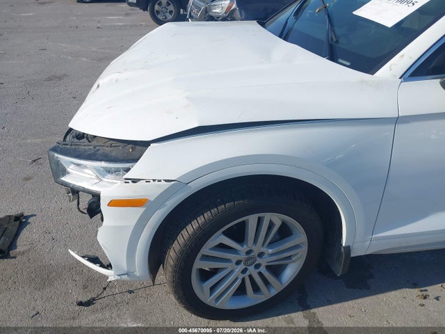 45670095 :رقم المزاد ، WA1CNAFY6J2227663 vin ، 2018 Audi Q5 2.0t Premium/2.0t Tech Premium مزاد بيع