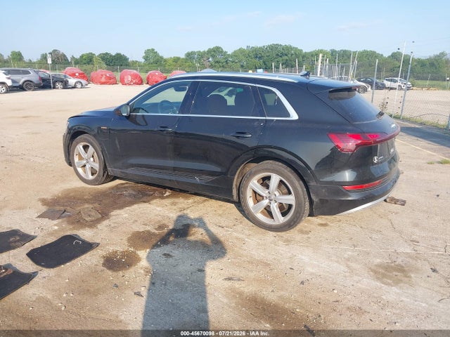 Aukcja sprzedaży 2019 Audi E-tron Premium Plus, vin: WA1LAAGE4KB009822, numer aukcji: 45670098